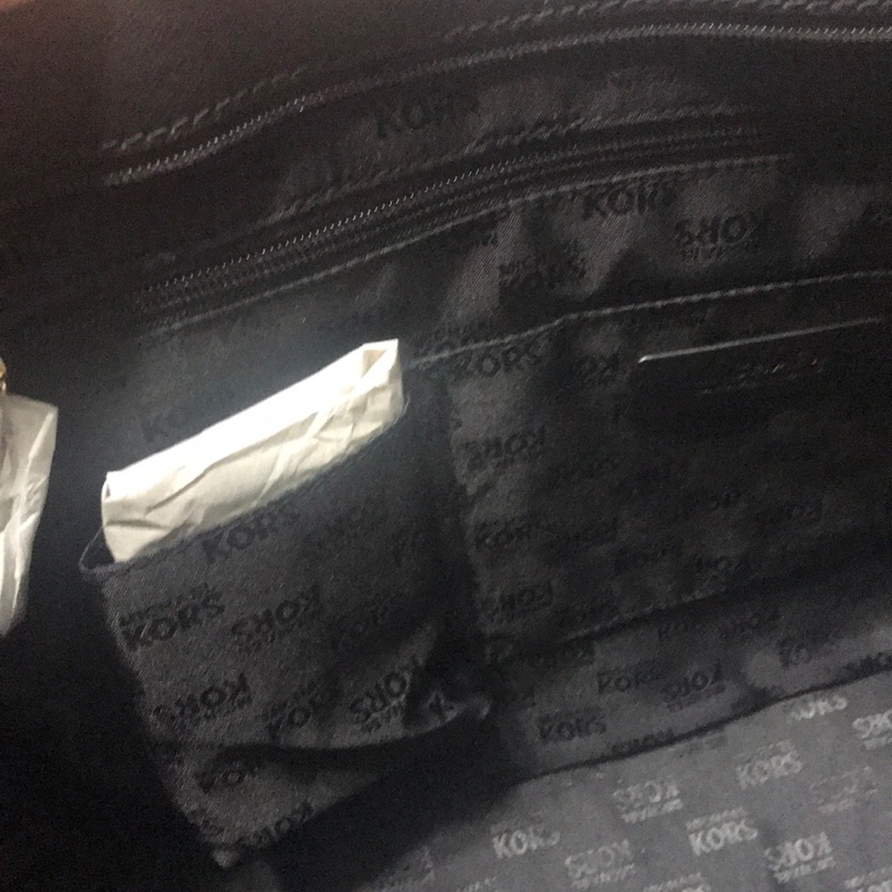 MichaelKors Jet Set Violet Tote - Picture 4 of 6